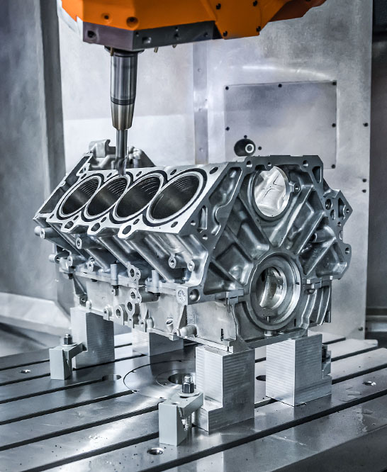 Fräsen der Dichtflächen des Motorblocks